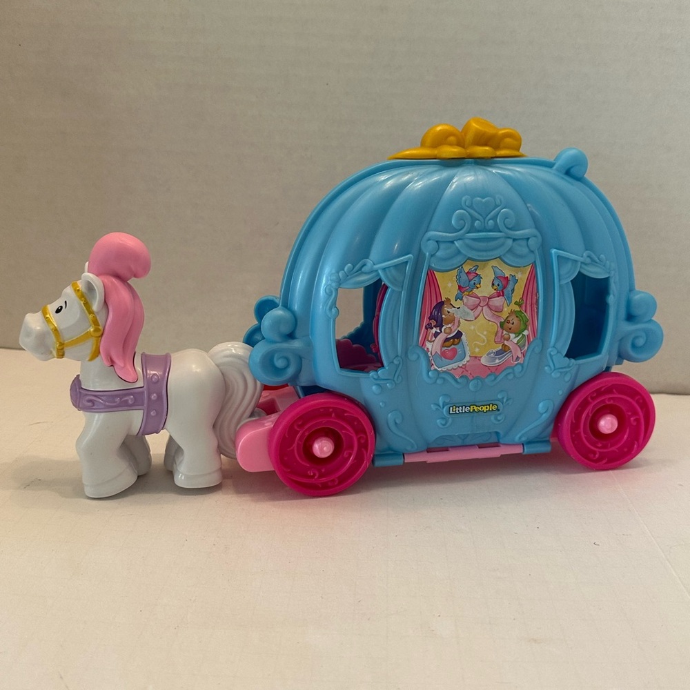 Mattel Disney Princess Cinderella Dancing Fold N Go Carriage with Doll 2021
